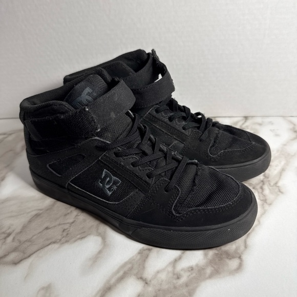 DC Black High-Top Skate Shoes - Picture 1 of 6